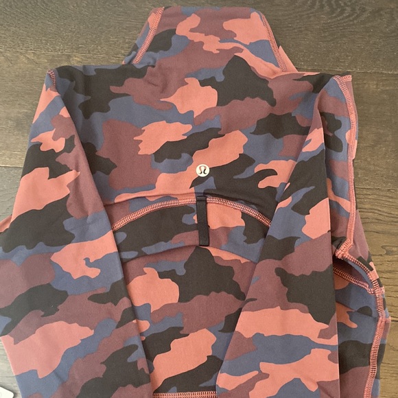 Lululemon- Define Jacket * Luon size 4 NWT - Picture 6 of 6